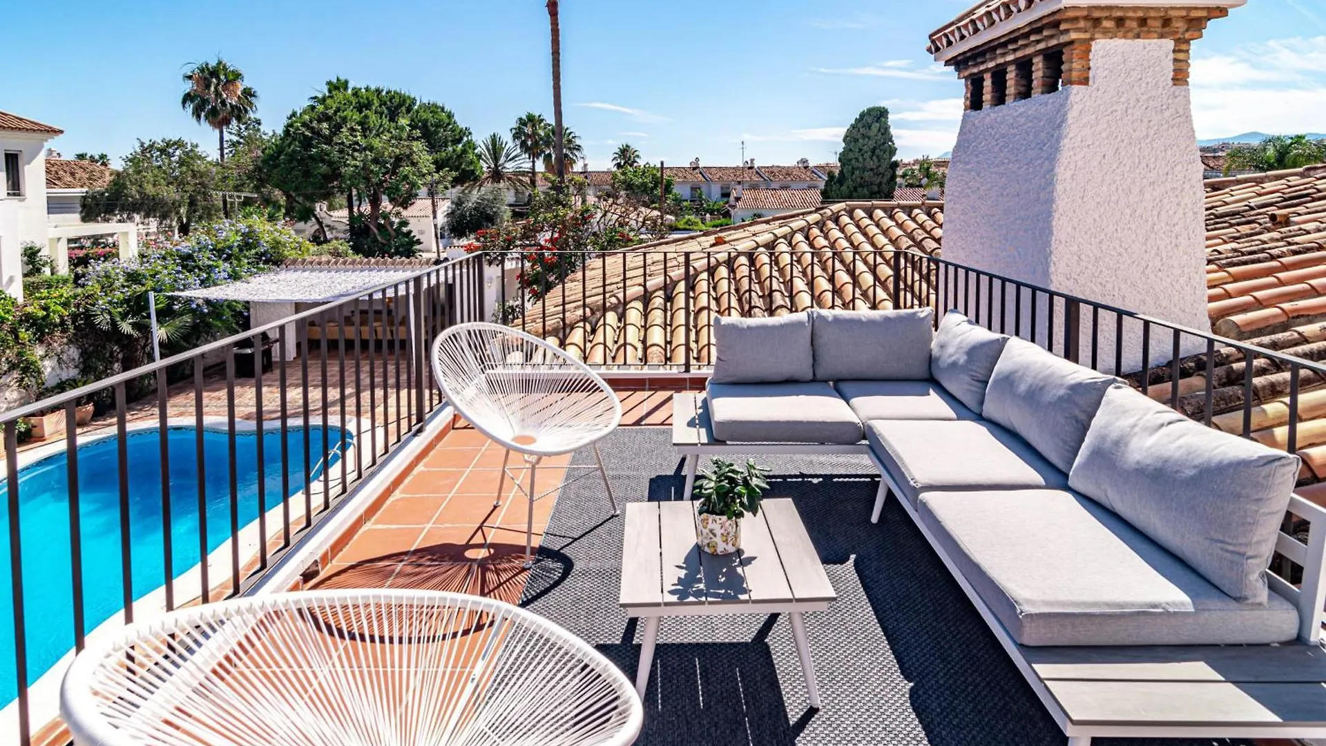 Seaside Paradise Villa With A Private Pool And Walking Distance To The Beach Marbella